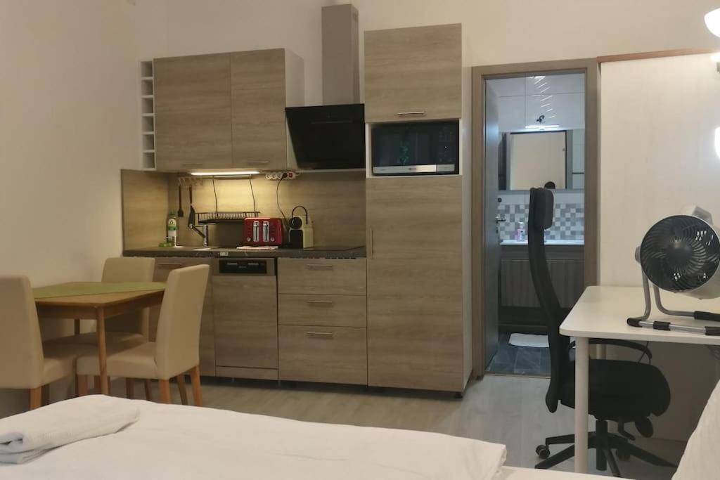 Apartment Beliz2 Ac New Cozy In The Center Budapest