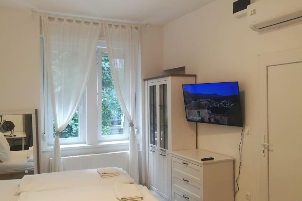 Beliz2 Ac New Cozy In The Center Budapest
